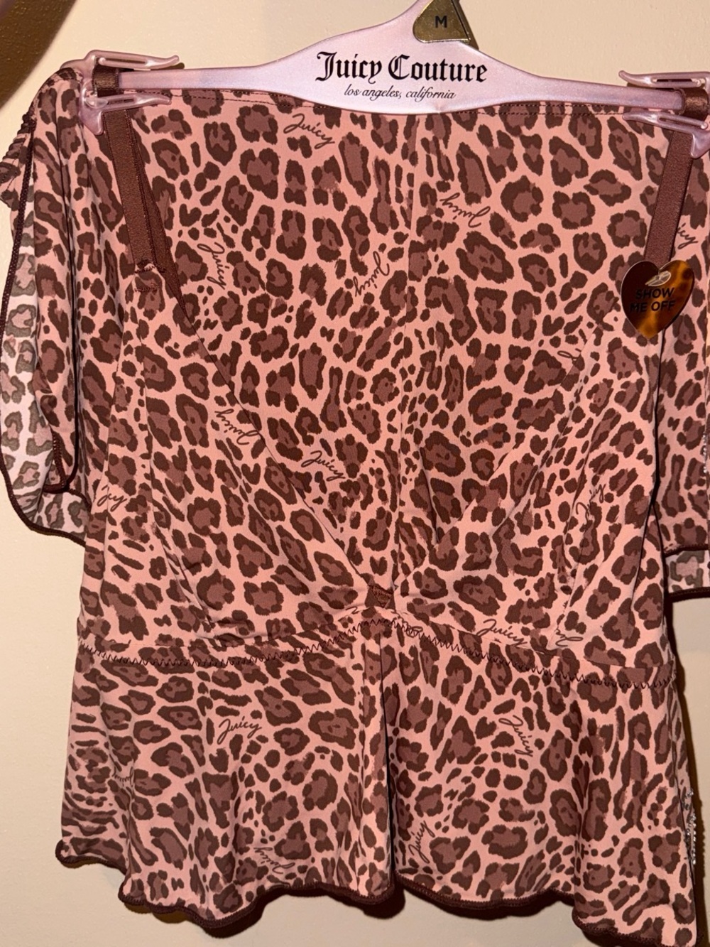 Juicy Couture pink leopard print 2
Piece Cami and short Set #juicy #leopard #lin